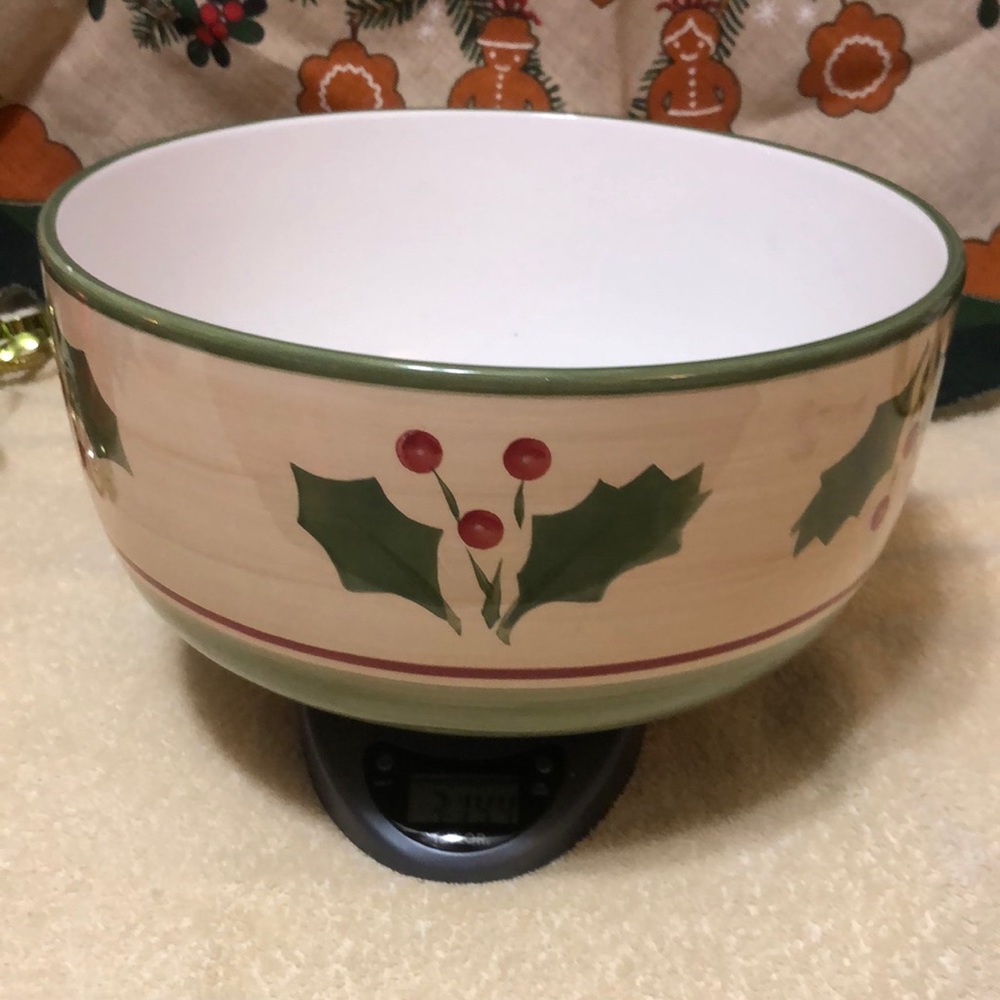 Home Victorian Holly Serving Bowl 5.5”x11”